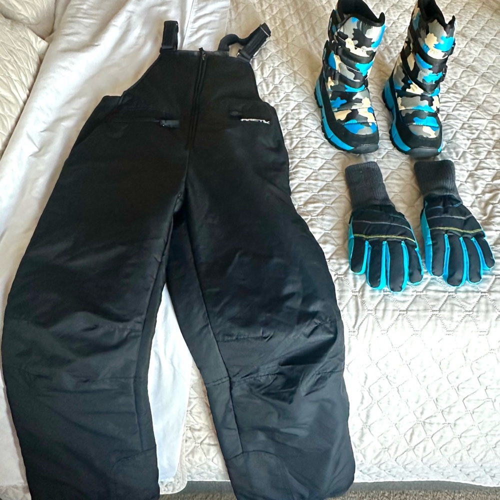 Waterproofing snow outfit set, boys, black bib, black snow boots & black gloves